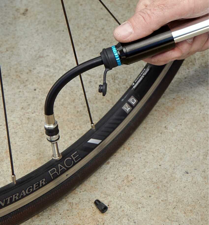 Bơm sàn xe đạp Giyo GF-2530 áp lực cao, có đồng hồ. – 26 CYCLES