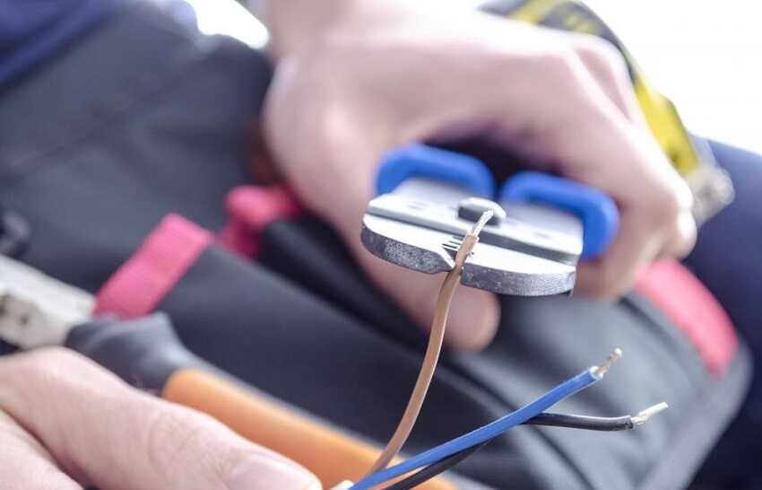 kìm cắt dây điện