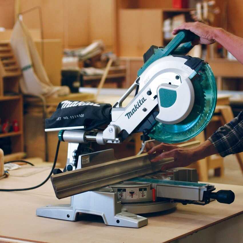 giá máy cắt nhôm