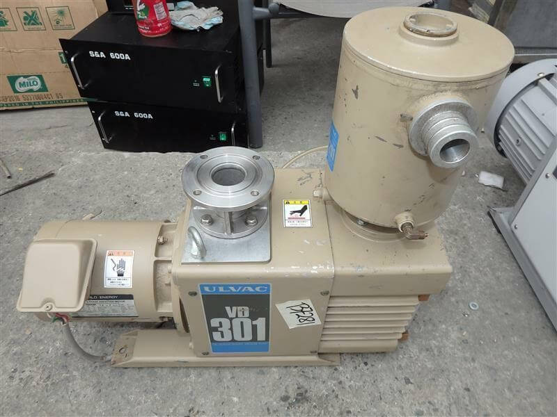 Bơm hút chân không ULVAC VD301 3
