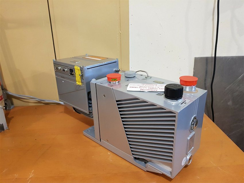 Bơm hút chân không VARIAN HS 402 1