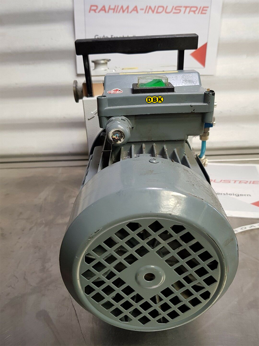 Bơm hút chân không LEYBOLD D8 D8B TRIVAC 3