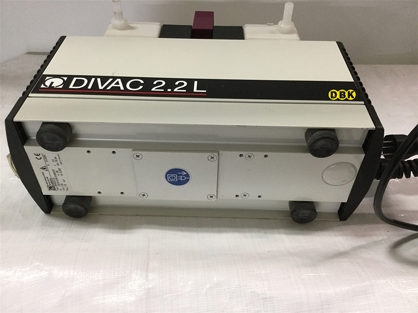 Bơm hút chân không LEYBOLD DIVAC 2.2L 4