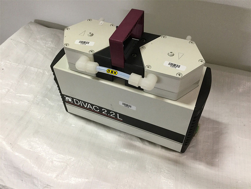 Bơm hút chân không LEYBOLD DIVAC 2.2L 2