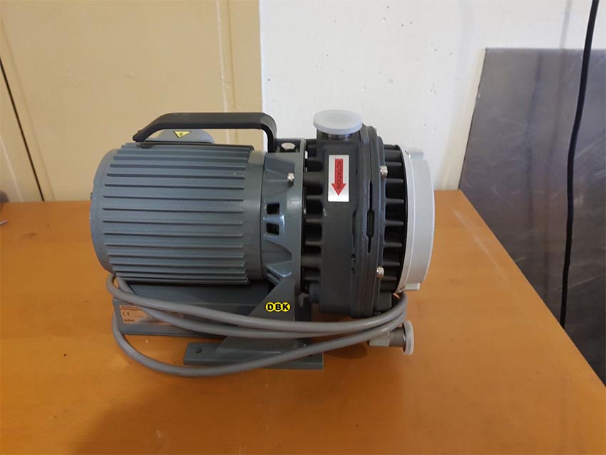 Bơm hút chân không LEYBOLD SCROLLVAC SC5D 3