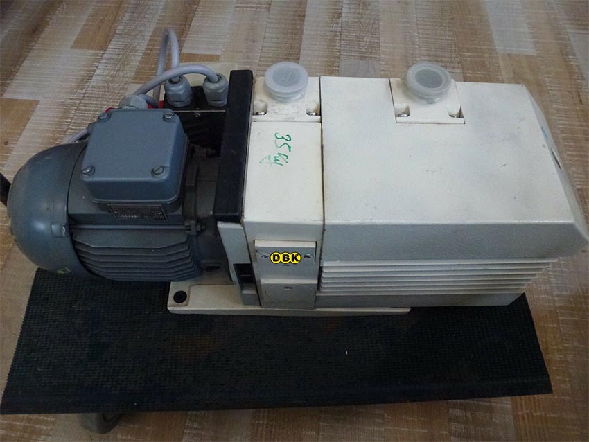 Bơm hút chân không LEYBOLD TRIVAC NT25 3