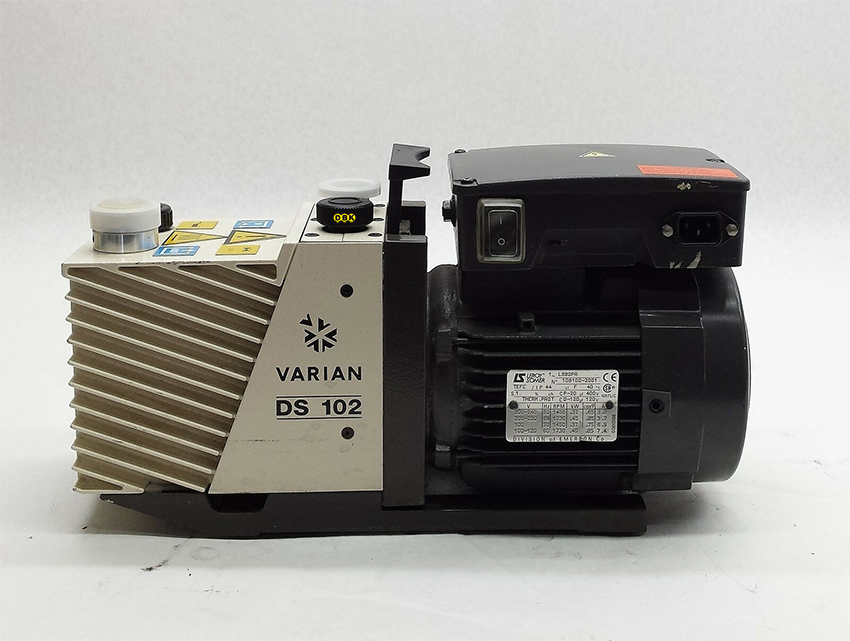 Bơm hút chân không VARIAN DS 102 1