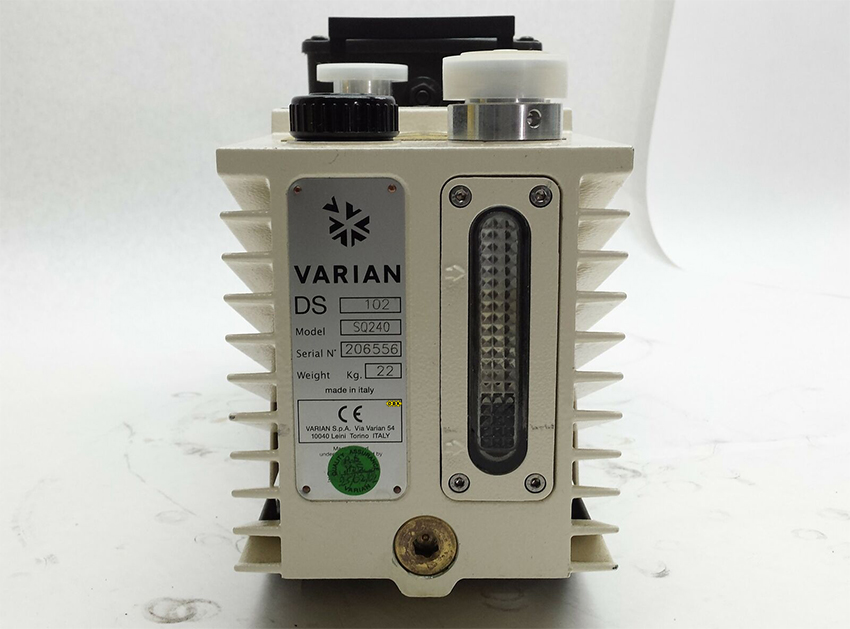 Bơm hút chân không VARIAN DS 102 2