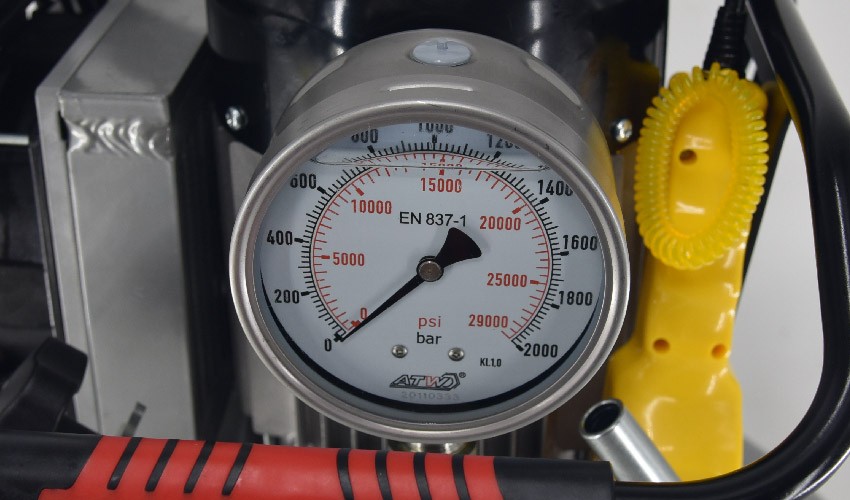 Bơm điện cho căng bu lông thủy lực 2000 bar HLP3-20 2