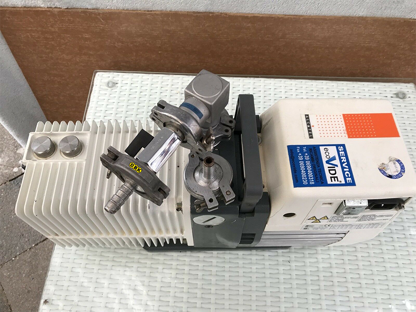 Bơm hút chân không ALCATEL ADIXEN 2005I 1