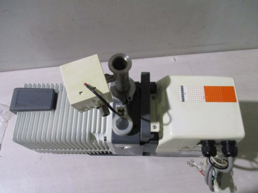 Bơm hút chân không ALCATEL ADIXEN 2010SD 3