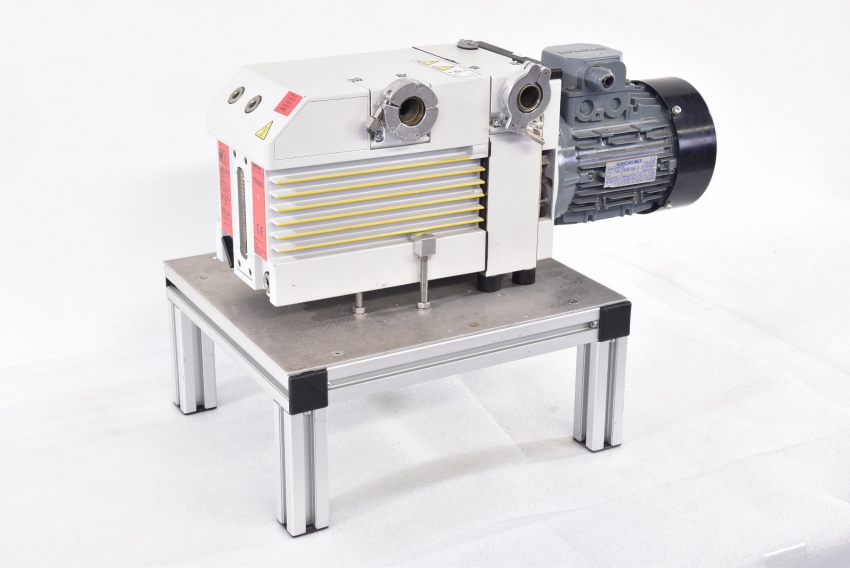 Bơm hút chân không LEYBOLD D25BCS TRIVAC PFPE 0