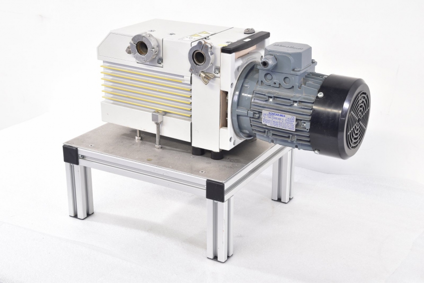 Bơm hút chân không LEYBOLD D25BCS TRIVAC PFPE 1