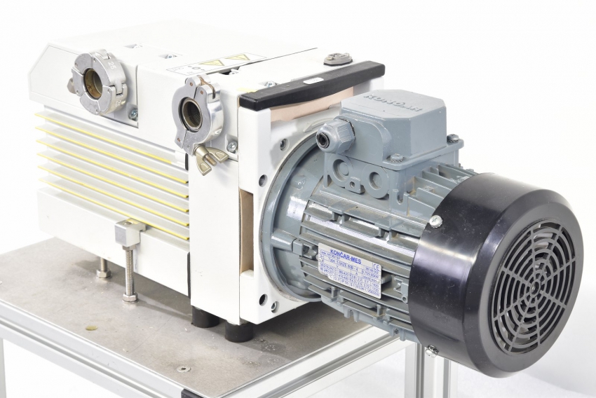 Bơm hút chân không LEYBOLD D25BCS TRIVAC PFPE 5