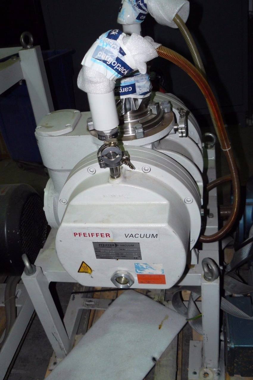 Bơm hút chân không PFEIFFER ADIXEN OKTA 4000A 3