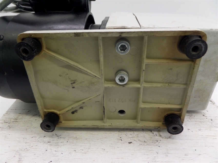 Bơm hút chân không PFEIFFER BALZERS DUO 1.5A 6