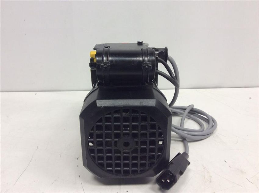 Bơm hút chân không PFEIFFER BALZERS UNO 2.5 2