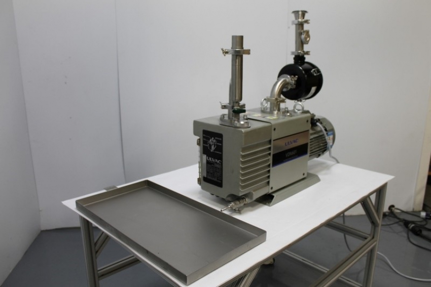 Bơm hút chân không ULVAC VD601 1