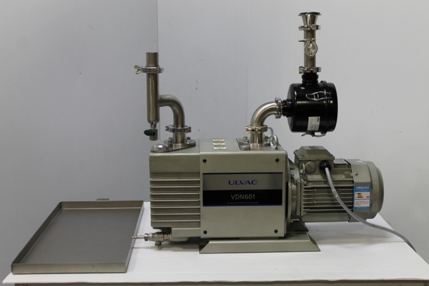 Bơm hút chân không ULVAC VD601 2