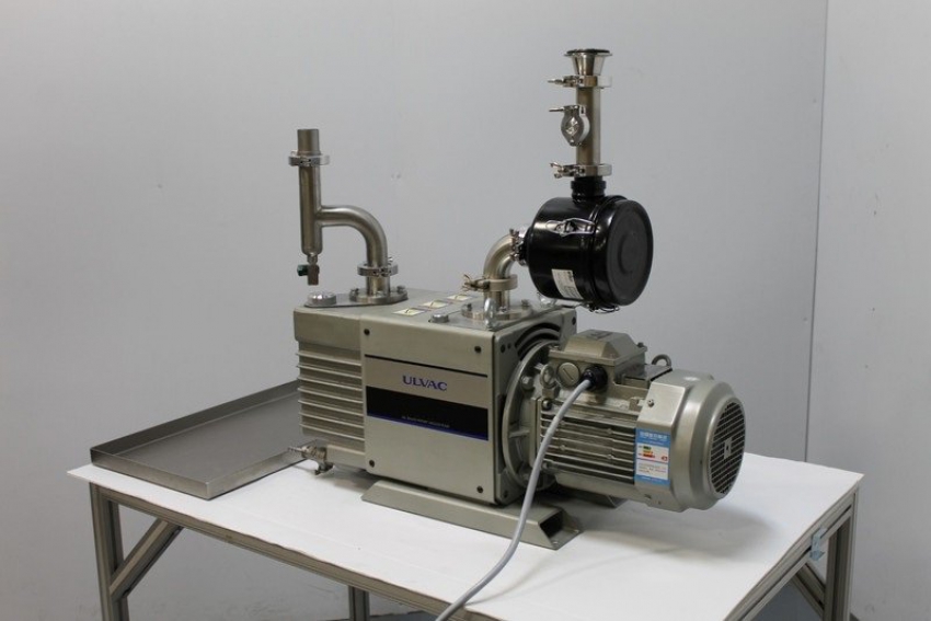 Bơm hút chân không ULVAC VD901 0