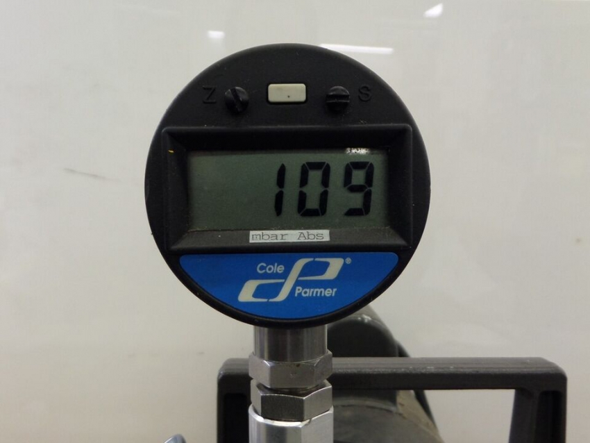 Bơm hút chân không VARIAN SD 200 5