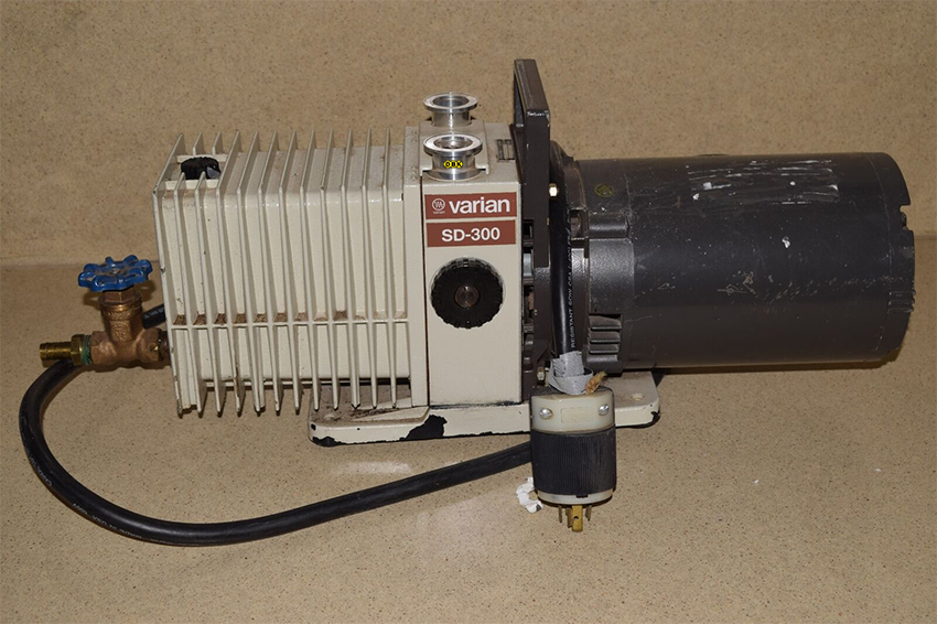 Bơm hút chân không VARIAN SD 300 3