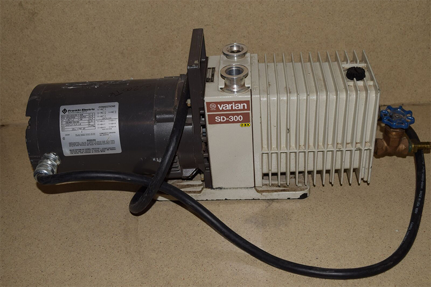 Bơm hút chân không VARIAN SD 300 4