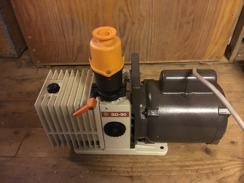 Bơm hút chân không VARIAN SD 90 2