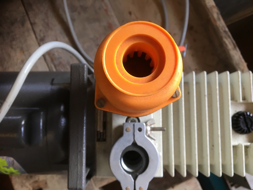 Bơm hút chân không VARIAN SD 90 4