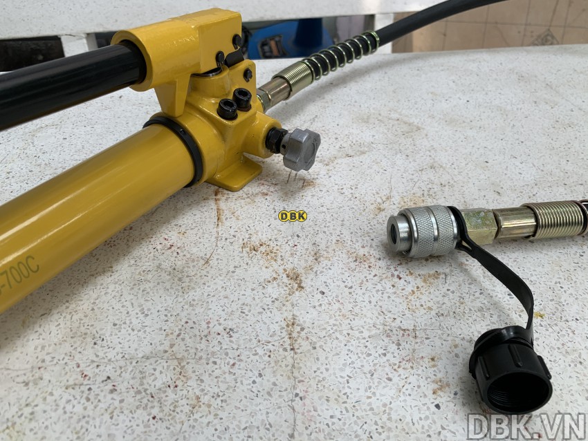 Bơm tay thủy lực 1 chiều 0.28 lít dầu TLP HHB-600 0