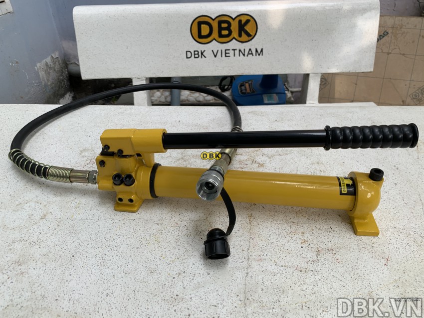 Bơm tay thủy lực 1 chiều 0.28 lít dầu TLP HHB-600 1