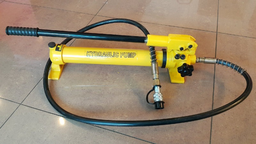 Bơm tay thủy lực 1 chiều 0.28 lít dầu TLP HHB-600A 0