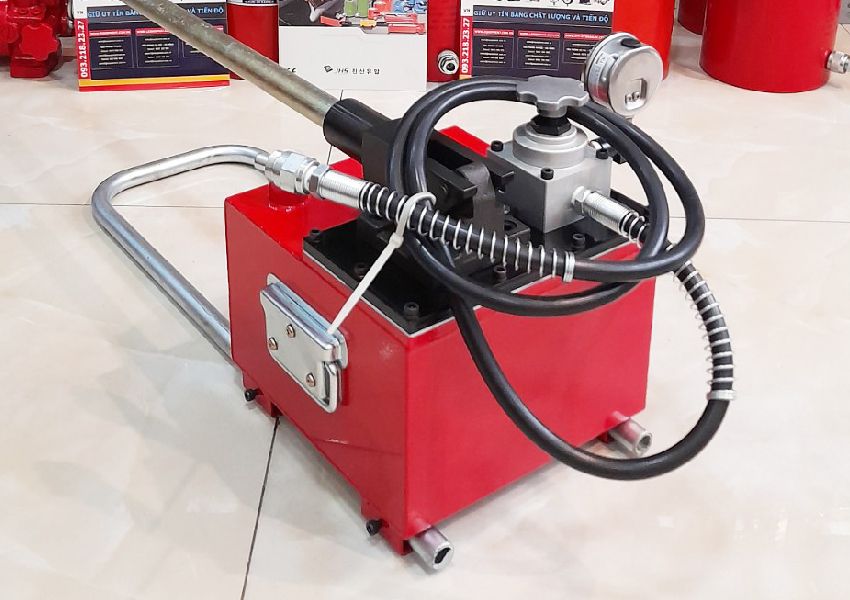 Bơm tay thủy lực 10 lít JINSAN JHP-3B 1