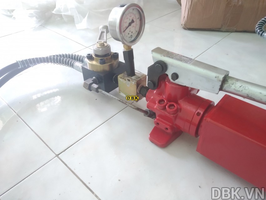 Bơm tay thủy lực bằng nhôm 1 lít TONNERS DPA-1B 3