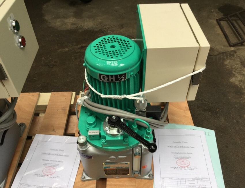 Bơm thủy lực 10 lít, 720 bar OSAKA GH1-L 0