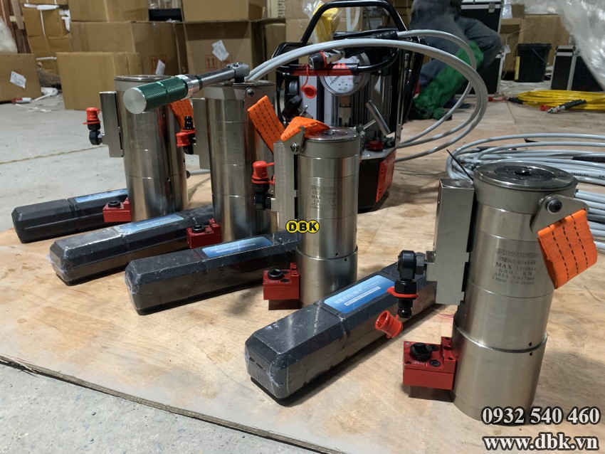 Căng bu lông thủy lực WREN HTE56 6