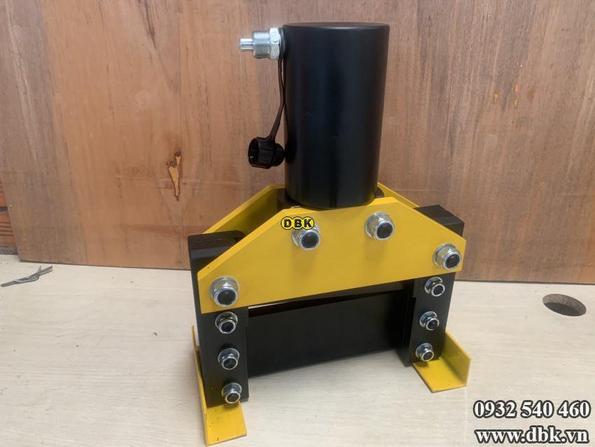 Đầu cắt thanh đồng thủy lực TAT CWC-150 4