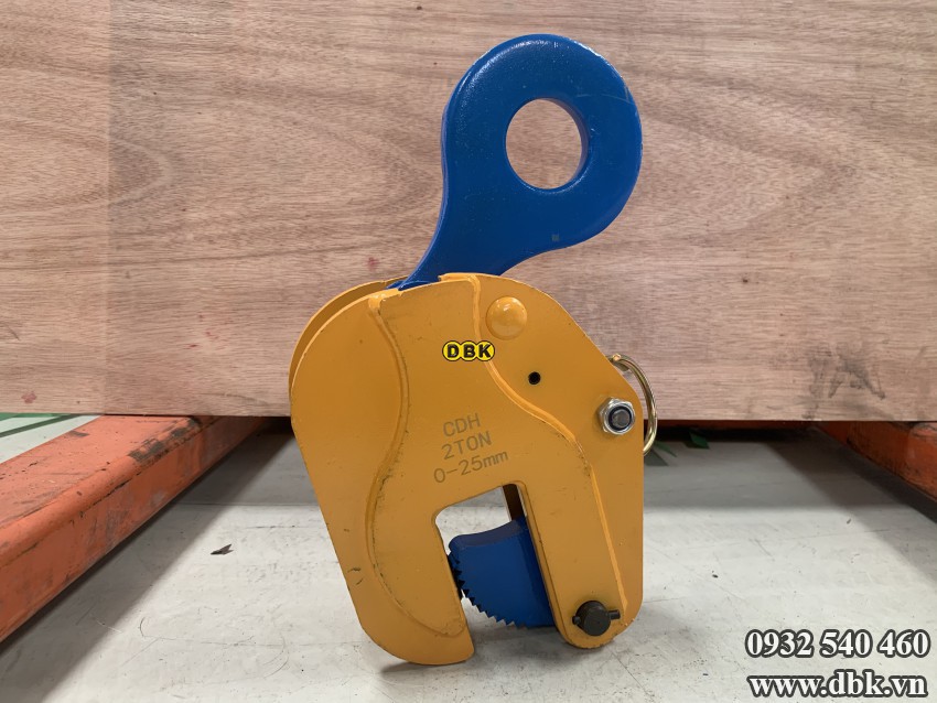 Kẹp tôn đứng 2 tấn DBK JPD-2 1