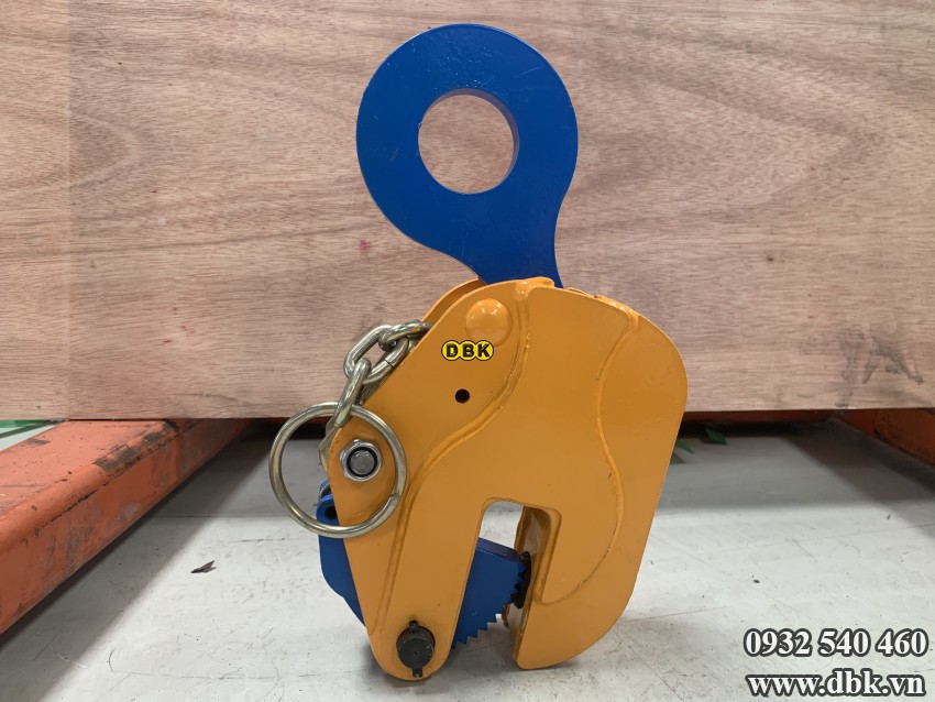 Kẹp tôn đứng 8 tấn DBK CDH8T 1