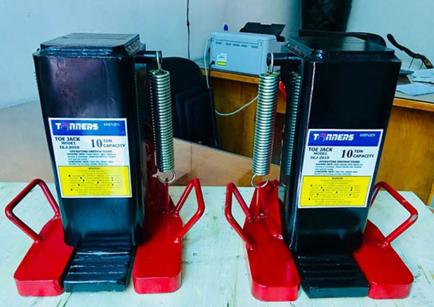Kích móc thủy lực 10 tấn TONNERS DLS-105 0