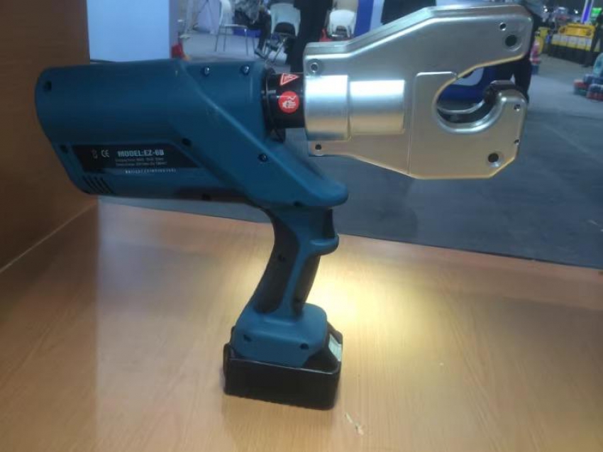 Kìm bấm cos thủy lực dùng pin Zupper EZ-6B 0