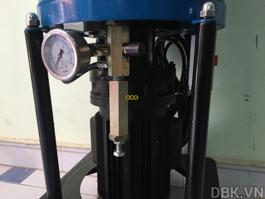 MÁY BƠM MỠ BẰNG ĐIỆN 20 LÍT 1