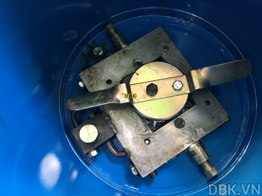 Máy bơm mỡ điện 40L KOCU K6040 2