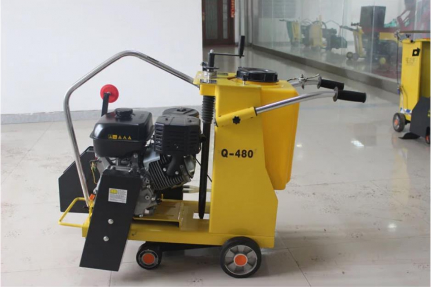 Máy cắt đường bê tông Q480 4