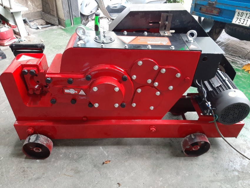 Máy cắt sắt thép GQ45 1