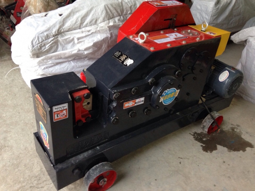 Máy cắt sắt thép GQ45 2