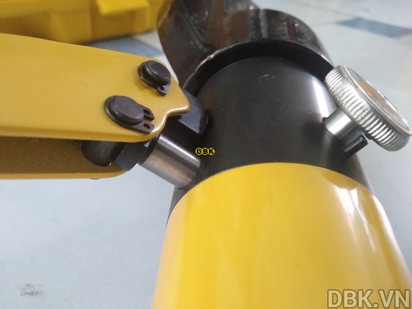 Máy cắt sắt thủy lực 16 tấn 22mm TLP HHG-22 1