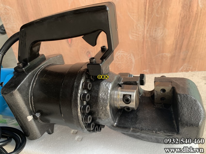 Máy cắt sắt thủy lực DBK RC-25 0