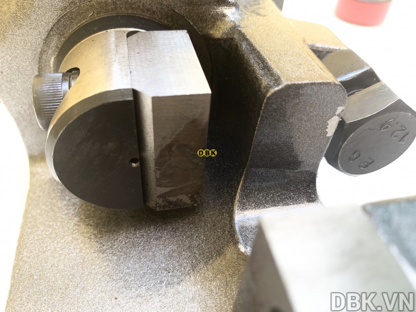 Máy cắt sắt thủy lực DBK RC-25 3