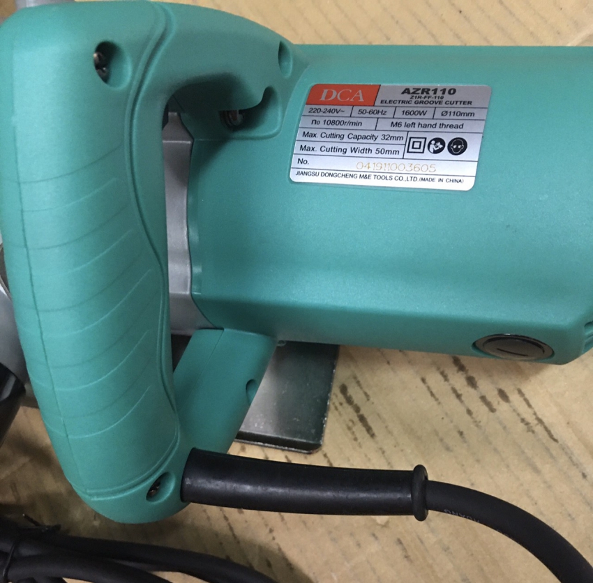 Máy cắt tường DCA AZR110 2